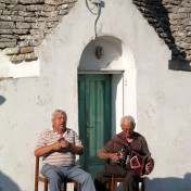 Ostuni, 2001. Canto all'organetto (Fondo Morabito)